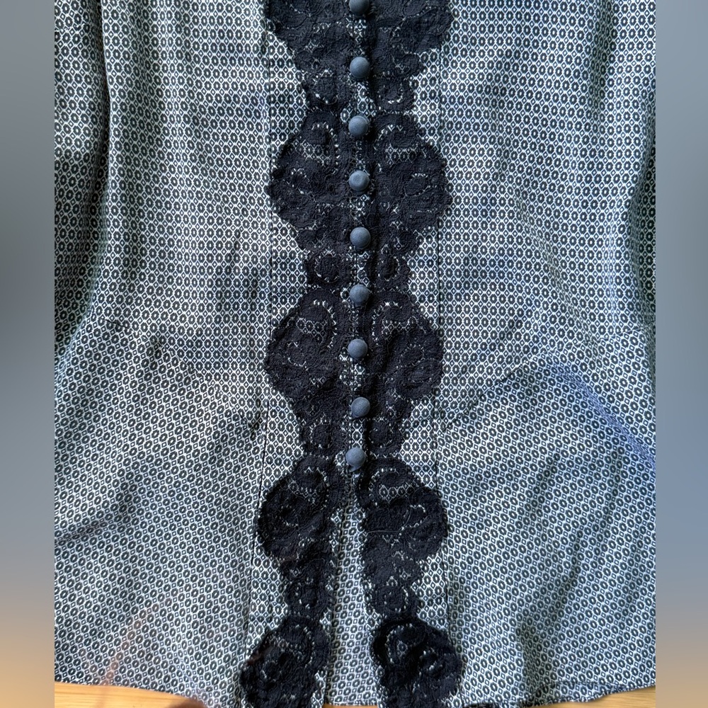 Nine West 100% Silk Lace Trim Blouse Black White Feminine Top - Picture 4 of 8